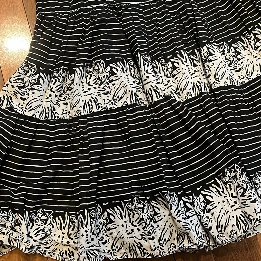 Black Floral Stripe Peasant Dress from Gap with Full Skirt - Picture 2 of 7